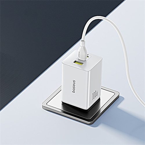 Baseus EnerFill FE11 Netz-Schnellladegerät 100W, 2×USB Typ-C + 1×USB Typ-A, weiß